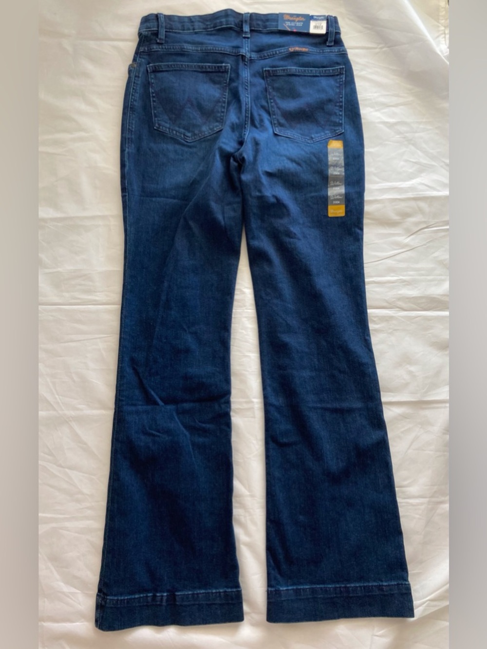 Wrangler  Willow NWT UltimateRidingTrouser Jean in SloaneWash Wide Leg WMN 31X34 - Picture 2 of 12